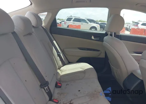 2016 Kia Optima Lx z USA, uszkodzony, nr VIN KNAGT4L32G5094380